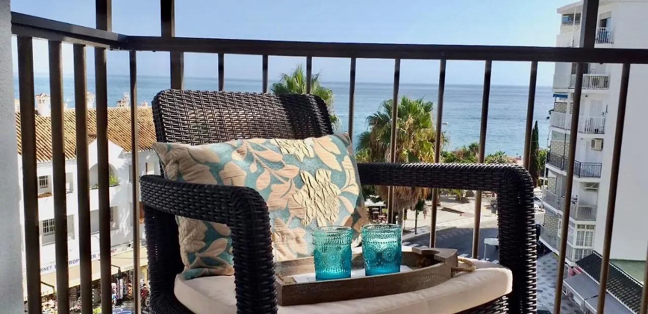 Apartamento Frente Al Mar En La Torrecilla Nerja Spain
