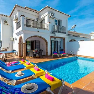 https://nerja-paradise-rentals-villa-las-palomas.hotelsinnerja.org