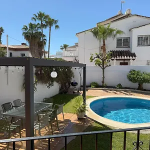 https://nerja-paradise-rentals-villa-victoria.hotelsinnerja.org