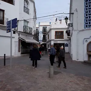 https://calle-antonio-millon.hotelsinnerja.org