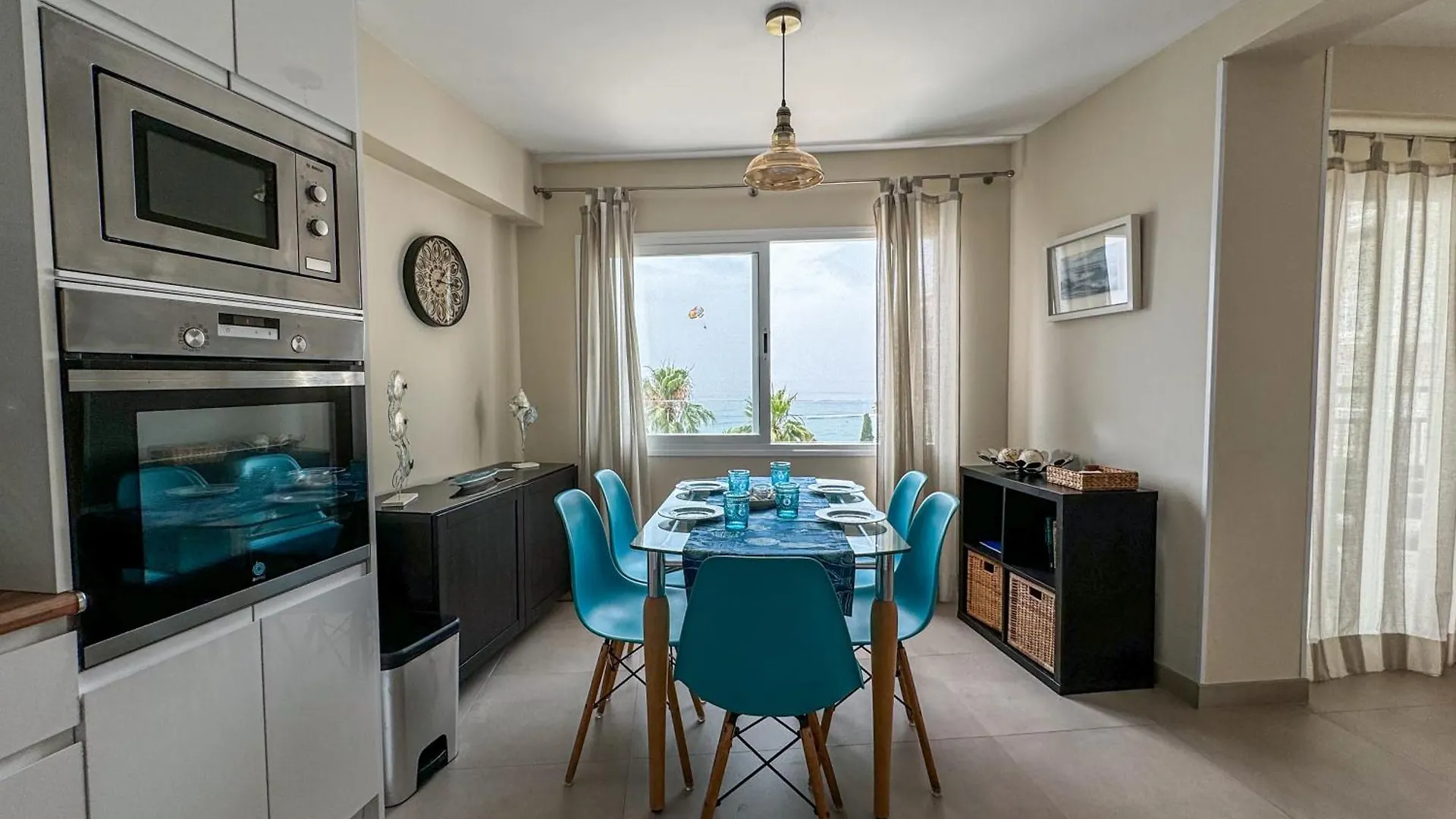 Apartamento Frente Al Mar En La Torrecilla 内尔哈 西班牙